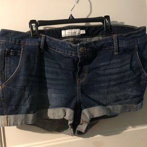 Torrid denim shorts sz 22